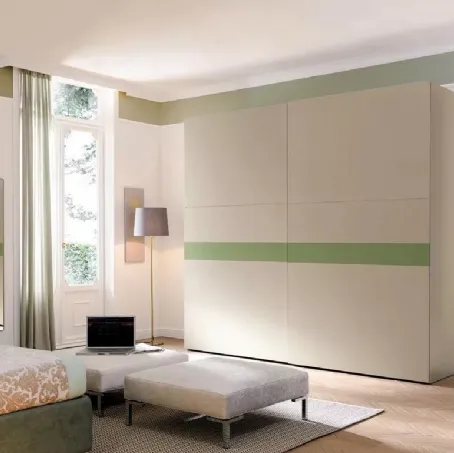 Armadio con ante scorrevoli in melaminico e laccato NC206 Slider Strip di Moretti Compact