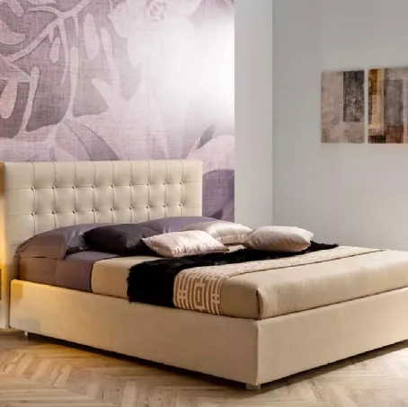 Letto matrimoniale imbottito con testiera trapuntata SC218 di Moretti Compact