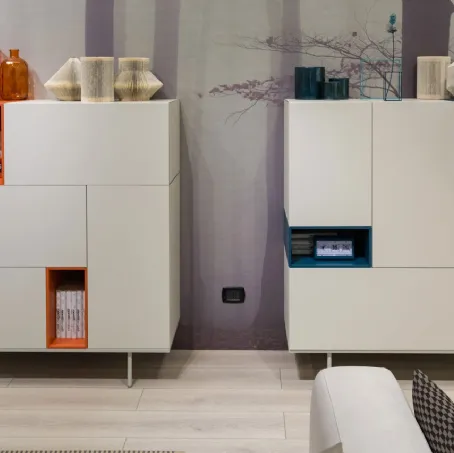 Madia Alta in laminato quarzo con wallbox in laccato opaco MC043 di Moretti Compact