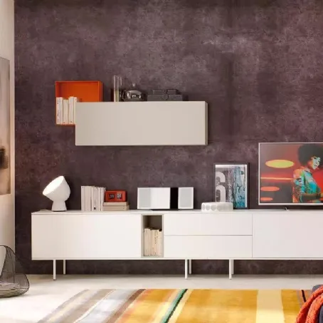 Parete attrezzata con wallbox a giorno e basamento in metallo laccato opaco LV106 di Moretti Compact