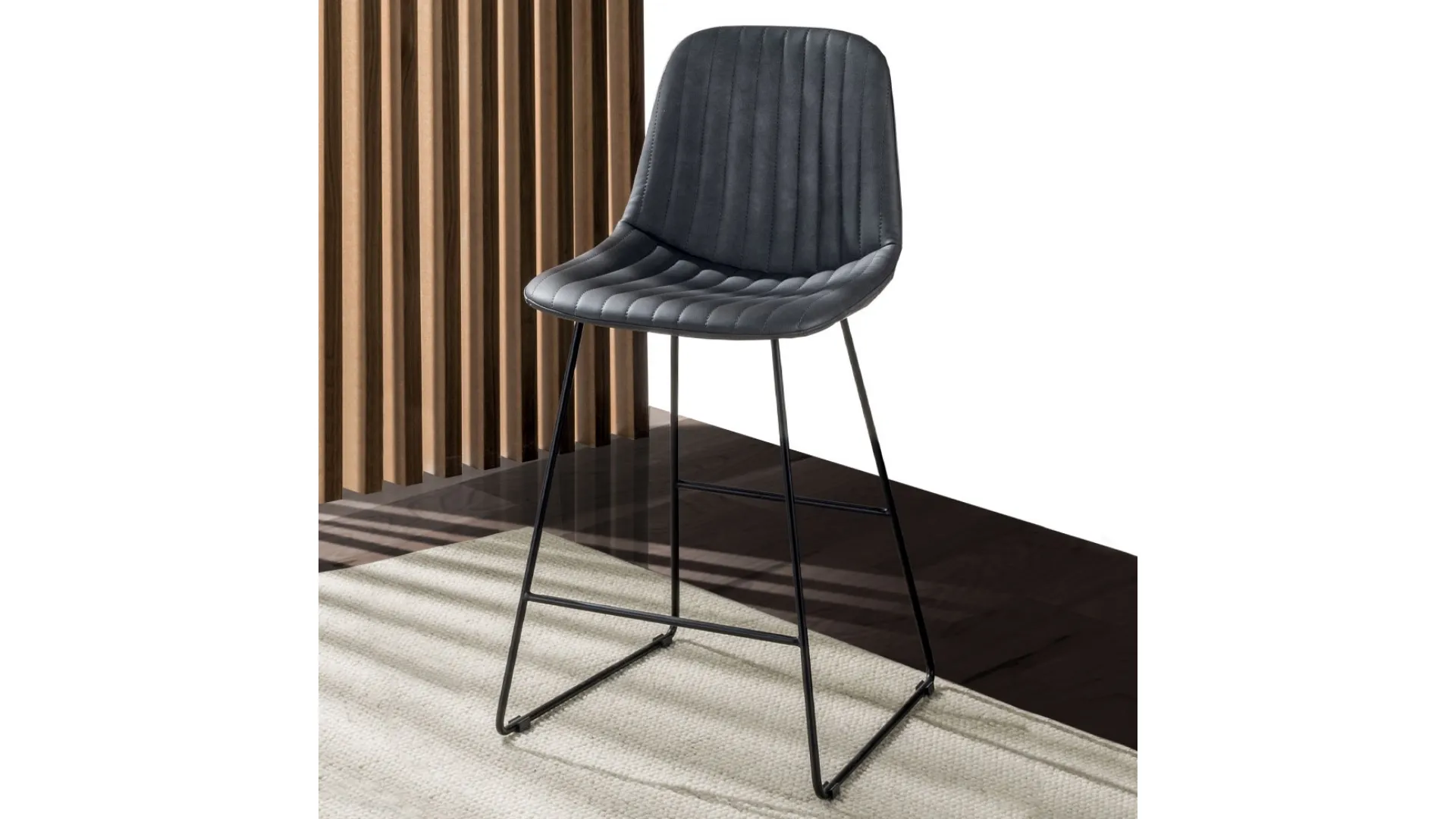 Sgabello Cinquecento Stool a slitta di La Seggiola