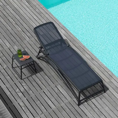 Lettino Atlas Bed in tessuto sintetico traspirante con struttura in polipropilene di La Seggiola