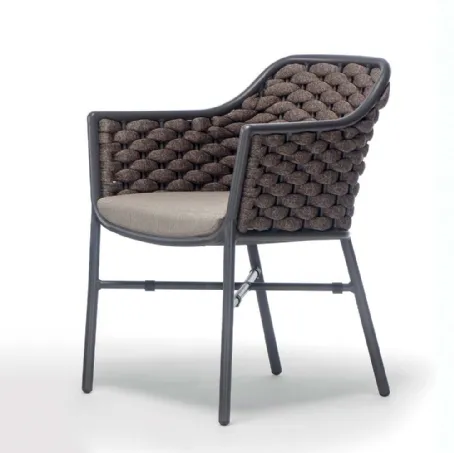 Poltroncina Nice P con struttura in alluminio e corda poliestere con gomma interna di La Seggiola